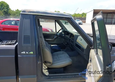 1988 Jeep Comanche Laredo z USA, uszkodzony, nr VIN 1JTML65T3JT245923